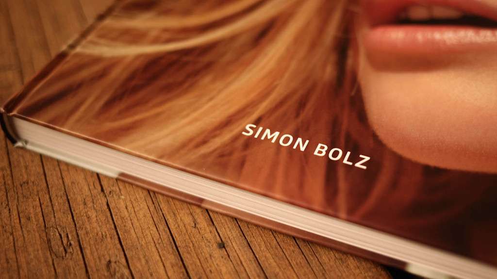 Bildband FRISKY von SIMON BOLZ 2 simon-bolz-bildband-frisky-nude-art-akt-fotobuch-08