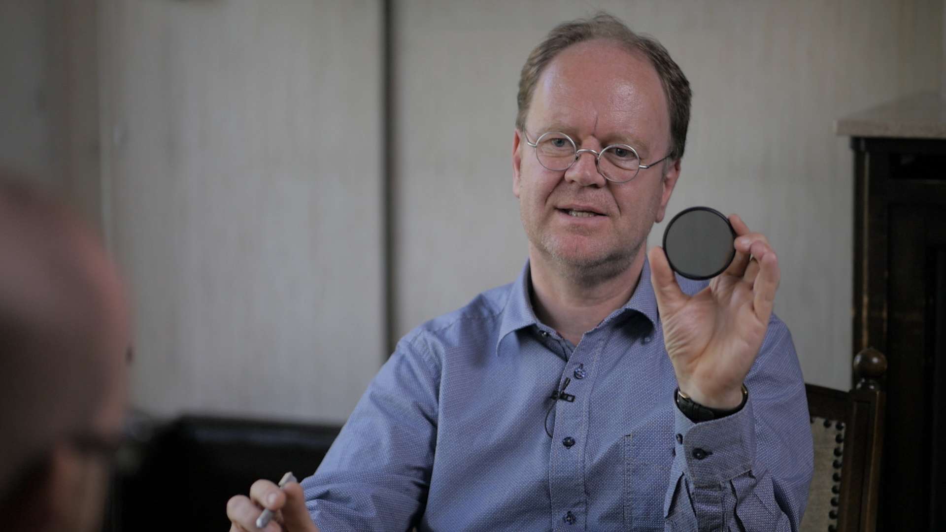 DIE GROßE OBJEKTIVSTRECKE STARTET! 9 02 EINSTIEG 15 f0.95 und t1.4 Der Unterschied zwischen Aperture und Blende.00 13 39 11767.Standbild002