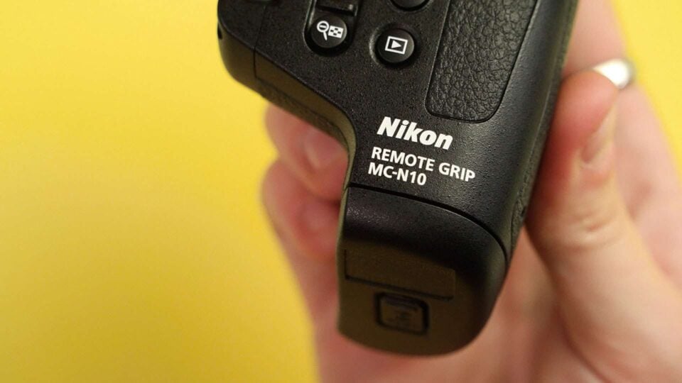 Nikon Z9 goes Cinema! - Nikon MC-N10 Remote Griff 1 HANDGRIFF.00 00 21 03.Standbild003