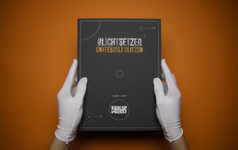 lichtsetzer entfesselt blitzen hand2