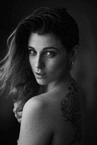 📅 02.09.2025<br/>🏠 KÖLN / DEUTZ<br/>🗨️ SHOOT&SCHNACK<br/>🔥 LISA 3 20210202 4F3A5400 RF50mm F1.2 L USM an Canon EOS R6 1 250 Sek. bei f 12 50 mm ISO 250 LISA IV BW