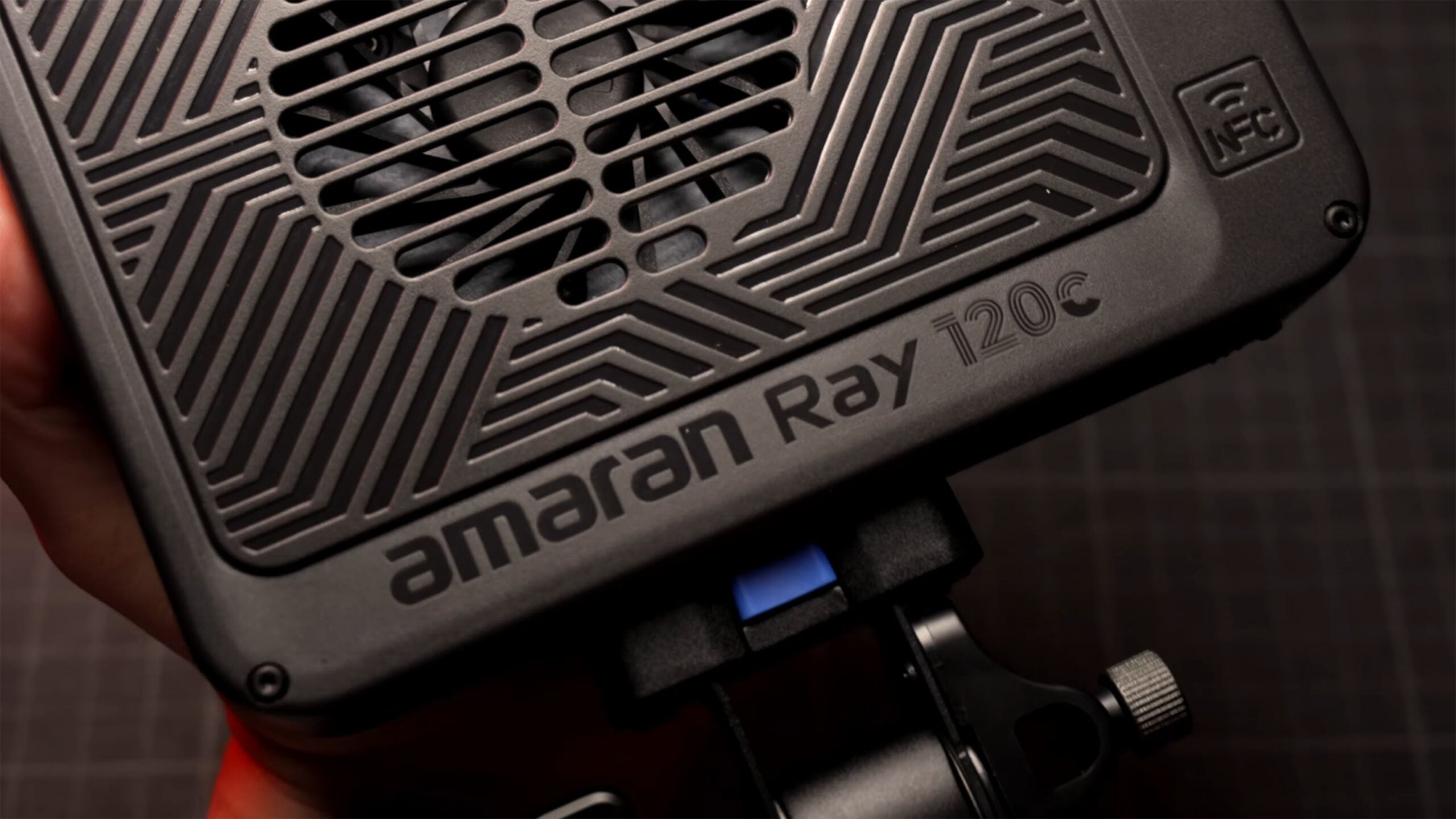 Amaran Ray 120C – Kompakt, solide, hochwertig 1 amaran blog scaled